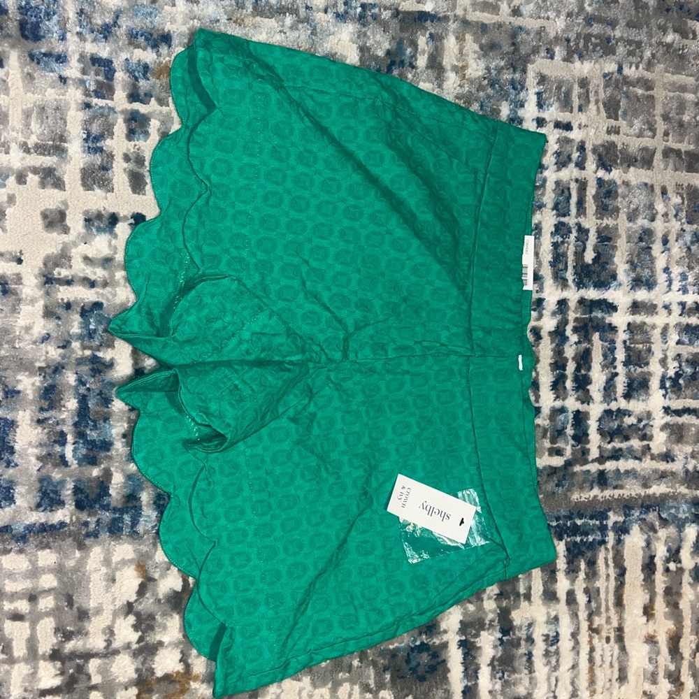 Crown & Ivy High Waist Scalloped Green Shorts